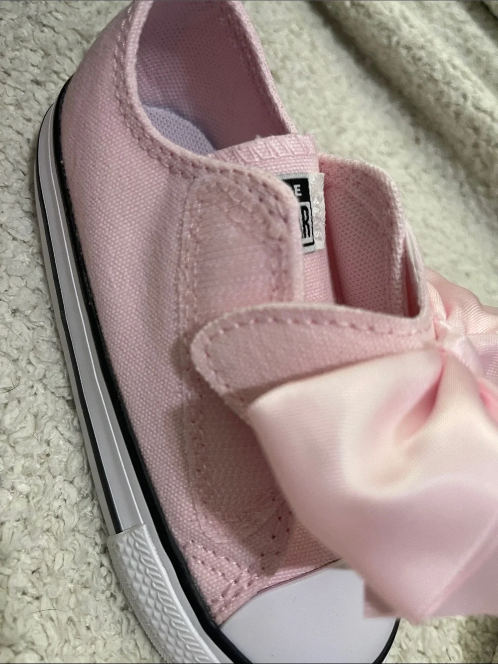 NEW- Converse - 7c or 8c